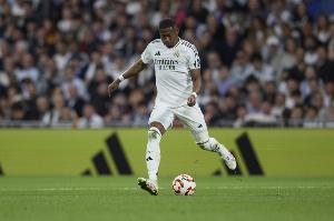 开云体育官网-世体：皇马暂时只能继续履行阿拉巴合同，但无法获得竞技层面价值