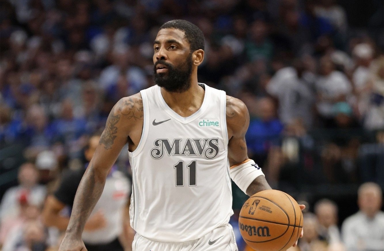 开云体育登录-ESPN：独行侠应该换取一位可以组织进攻，并在欧文回归后改打侧翼的后卫