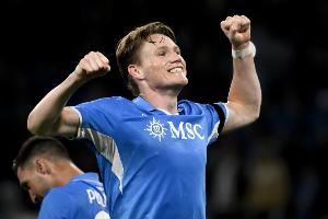 开云体育登录-比刚来时更强！孔蒂：小麦在曼联从未担任主要角色，但在我们这是