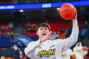 3前板5后板！吴骁单臂战辽宁 肩伤背后是竞技体育的感人故事